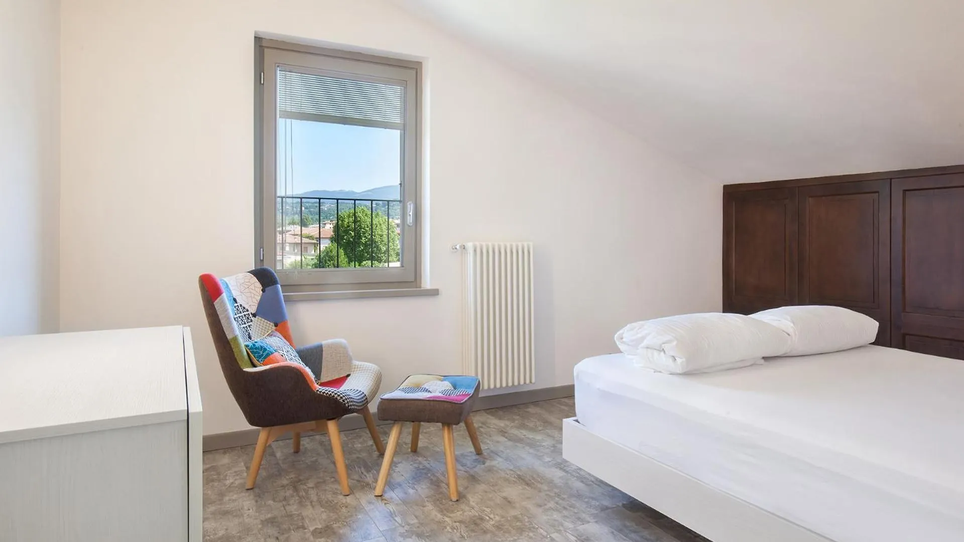 Luxury Penthouse/Pool/50M To Lake Μπαρντολίνο 0*,  Ιταλία