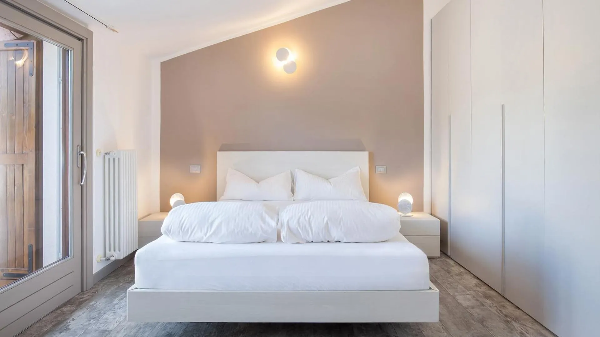 Luxury Penthouse/Pool/50M To Lake Μπαρντολίνο